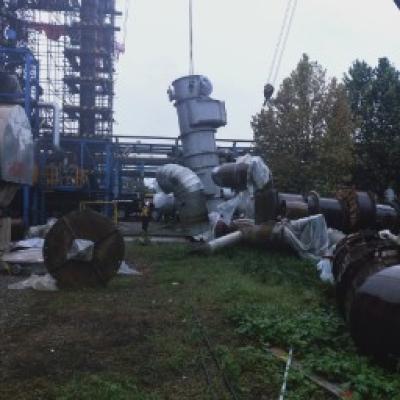 33t重换热器使用300t汽车吊拆装